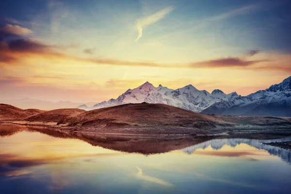 Zonsondergang Berg Lake Koruldi Bovenste Svaneti Georgia Europa Caucasus Mountains — Stockfoto