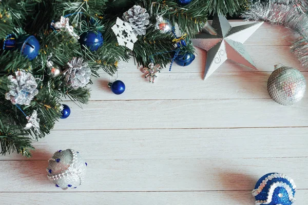 Acessórios Natal Ramo Abeto Azul Branco Feliz Natal Véspera Feriado — Fotografia de Stock