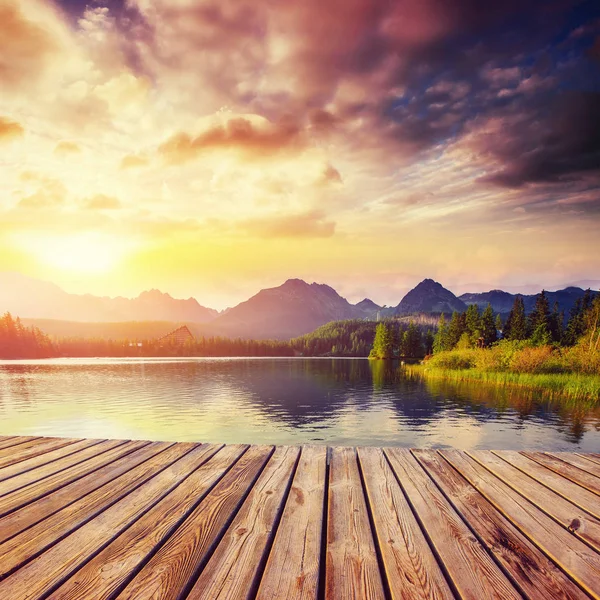 Amanecer Sobre Lago Parque High Tatras Shtrbske Pleso Eslovaquia Europa — Foto de Stock