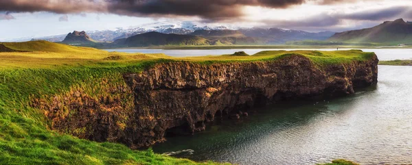 Reynisfjara Чорний Пісок Пляжу Ісландії Reynisfyal Гори — стокове фото