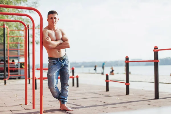 Strong Young Athlete Engaged Playground Exercises Bars Outdoors Fitness Sport — Stock Photo, Image