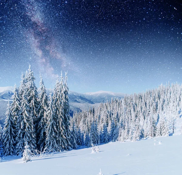 Fantastic Winter Meteor Shower Snow Capped Mountains Carpathians Ukraine Europe — Stock Photo, Image