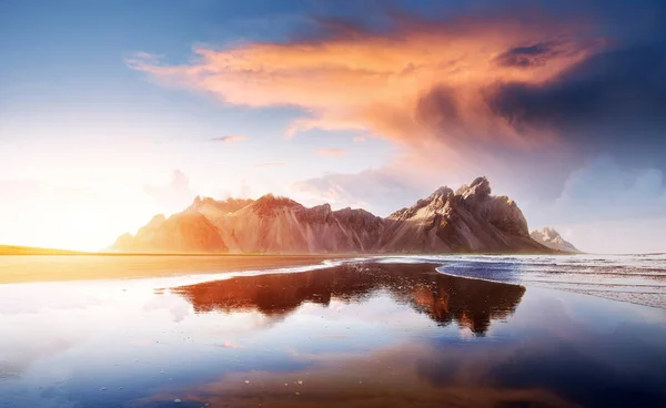 Amazing Mountains Reflected Water Sunset Stoksnes Iceland — Stock Photo, Image