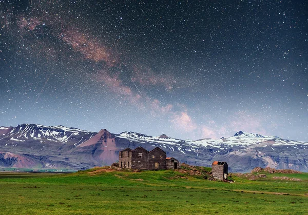 Fantásticas Vistas Las Montañas Paisajes Islandia Cielo Estrellado Vía Láctea — Foto de Stock