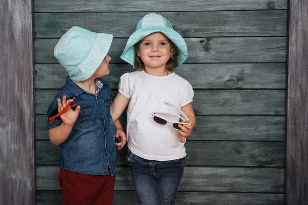 Felices Hermanos Pequeños Hermosa Exposición Ucrania Europa — Foto de Stock