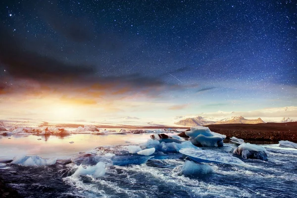 Фантастичний Вид Водоспади Бірюзові Води Національний Парк Плітвицькі Озера Зоряне — стокове фото