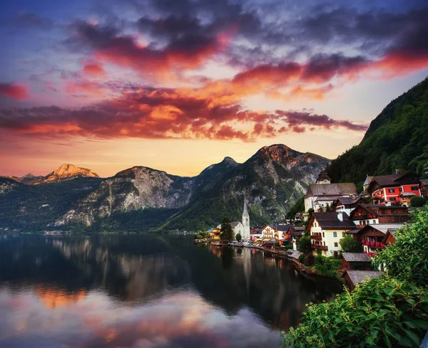 Pitoresco Pôr Sol Uma Vista Famosa Aldeia Montanhosa Nos Alpes — Fotografia de Stock