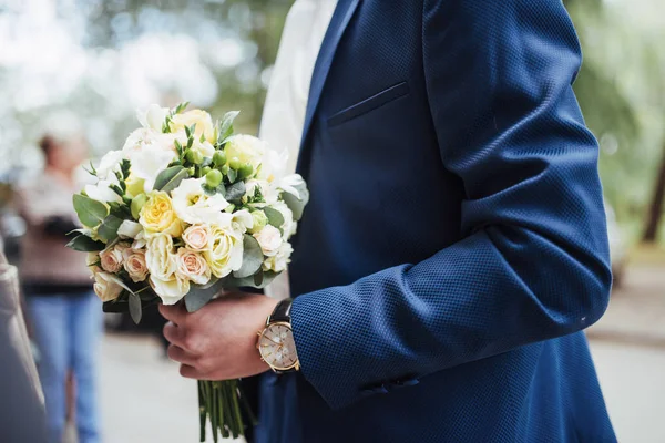 Wedding Bouquet Hands Groom — Stock Photo, Image