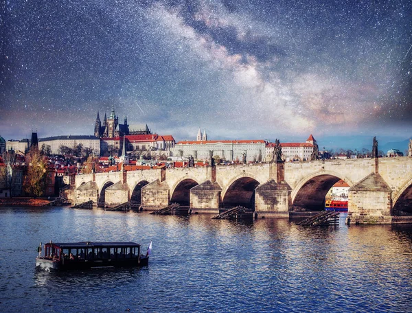 Fantastische Aussicht Auf Die Karlsbrücke Die Schönheit Des Himmels Tschechische — Stockfoto