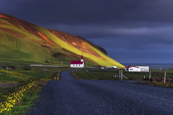 Templom Alatt Hegyi Izland Szépség Világ — Stock Fotó
