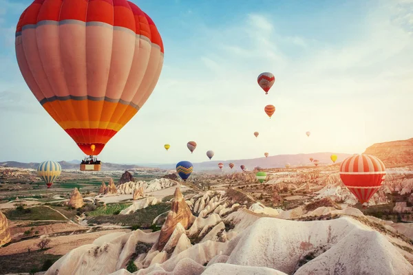 Turchia Cappadocia Bellissimi Palloncini Volo Pietra Paesaggio Incredibile — Foto Stock