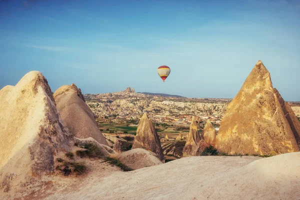 Turquía Capadocia Hermosos Globos Vuelo Piedra Paisaje Increíble — Foto de Stock