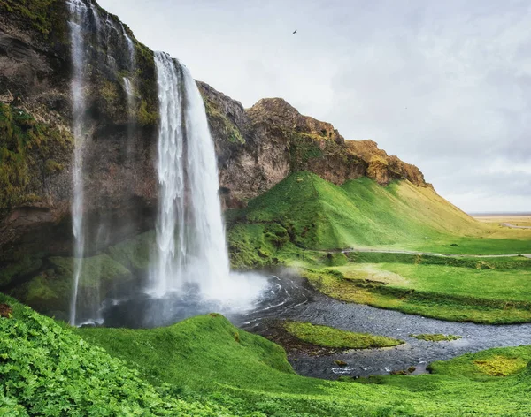 Seljalandfoss Καταρράκτη Ηλιόλουστη Μέρα Όμορφη Καλοκαιρινή Ευρώπη Ισλανδία — Φωτογραφία Αρχείου