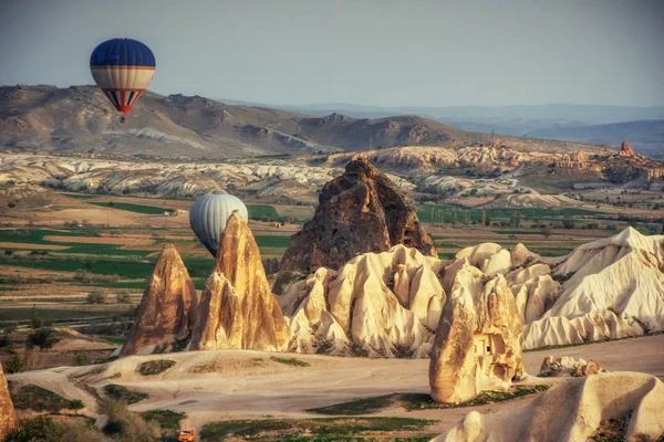 Turkey Cappadocia Beautiful Balloons Flight Stone Landscape Amazing — Stock Photo, Image