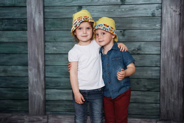 Szczęśliwe Dzieci Rodzeństwa Piękna Wystawa Ukraina Europa — Zdjęcie stockowe