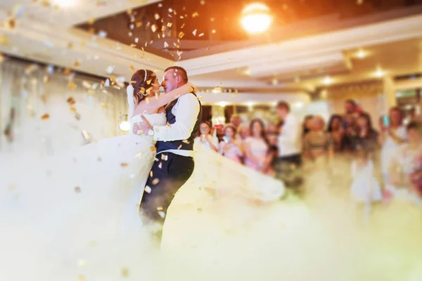 Happy Bride Groom First Dance Wedding Elegant Restaurant Wonderful Light — Stock Photo, Image