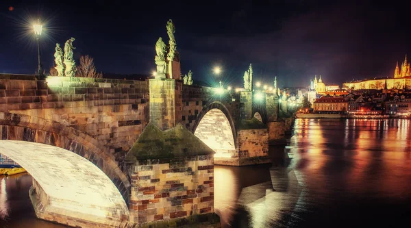 Prager Burg Und Karlsbrücke Der Nacht — Stockfoto