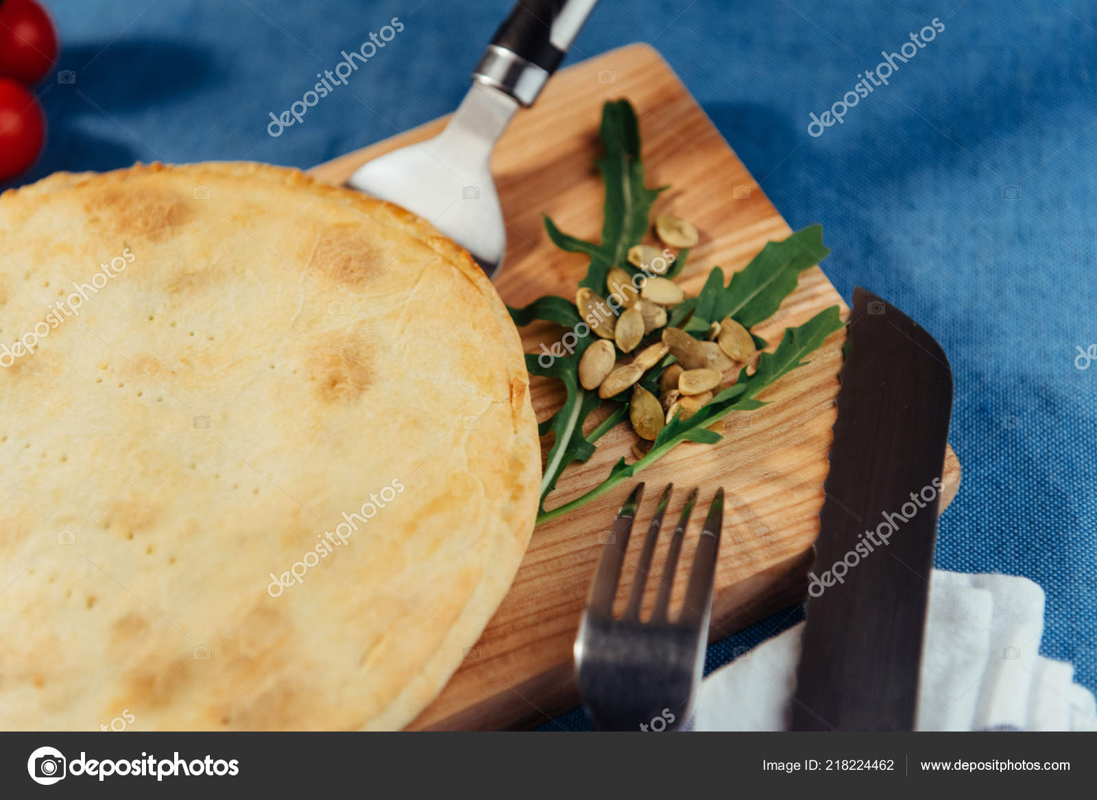 Traditional Greek Spinach Pie Puff Pastry — Stock Photo © myronstandret