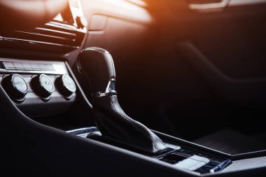 modern araba vites değiştiren manuel kayması.