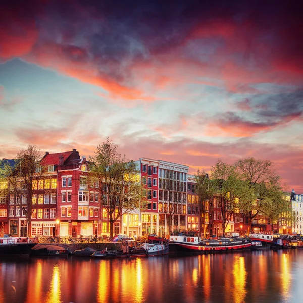 Κανάλι Στο Άμστερνταμ Στα Δυτικά Άμστερνταμ Είναι Πρωτεύουσα Και Πιο — Φωτογραφία Αρχείου