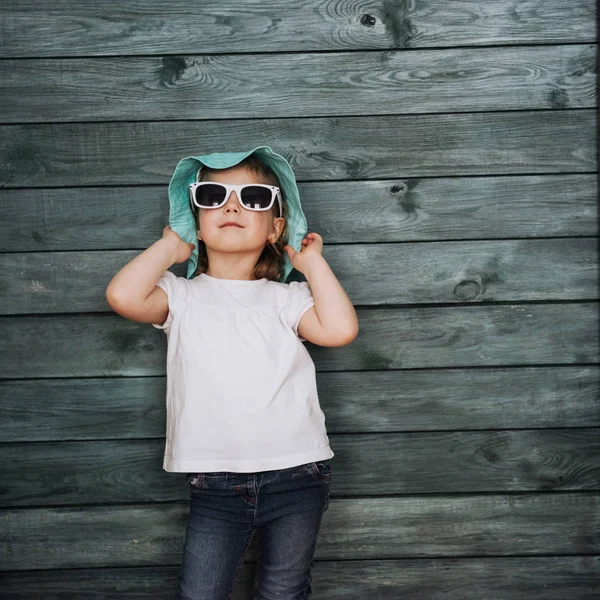 Küçük Kız Giyinmiş Çocuk Moda Güzel Sergi — Stok fotoğraf