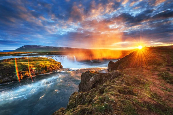 Picturesque Sunset Landscapes Waterfalls Kirkjufell Mountain Iceland — Stock Photo, Image