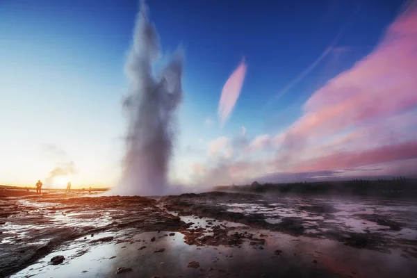 Fantastic Sunset Strokkur Geyser Eruption Iceland Fantastic Colors — Stock Photo, Image