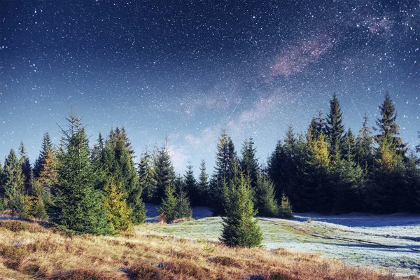 Fantastic Winter Meteor Shower Snow Capped Mountains — Stock Photo, Image