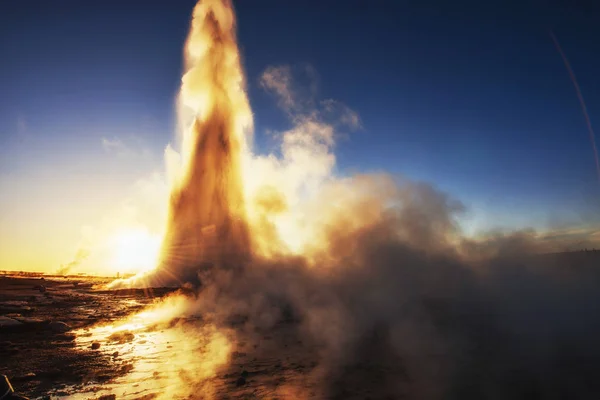 Geysers Iceland Fantastic Kolory Turysty Watch Beauty World — Stock Photo, Image