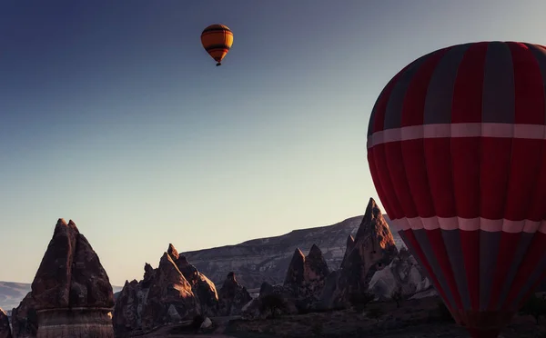 Niesamowity Zachód Słońca Nad Kapadocją Piękny Kolor Balony Turcja — Zdjęcie stockowe