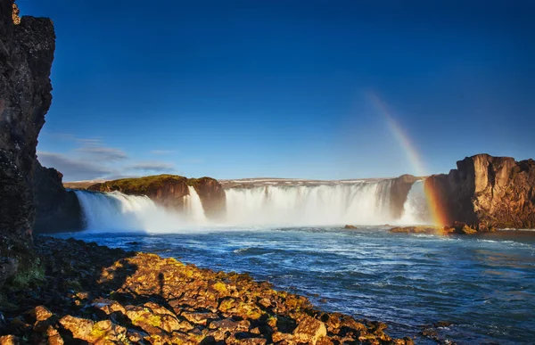 Vattenfallet Goðafoss Vid Solnedgången Fantastiskt Landskap Vackra Cumulusmoln Island Europa — Stockfoto