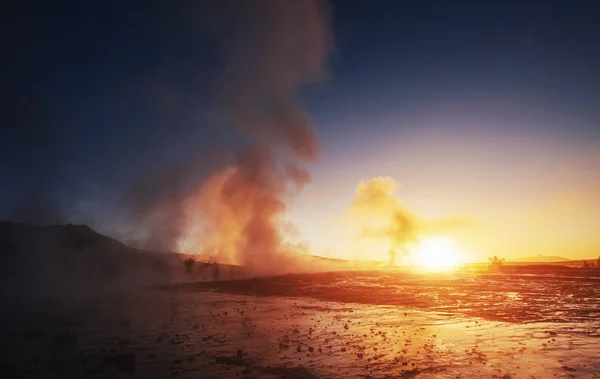 Fantástica Puesta Sol Strokkur Geyser Erupción Islandia Colores Fantásticos — Foto de Stock