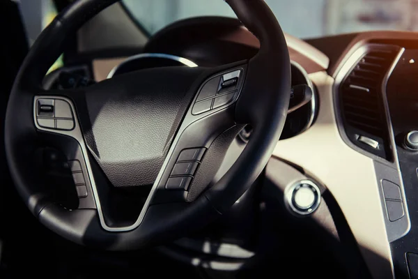 Tablero Interior Del Coche Moderno Volante — Foto de Stock