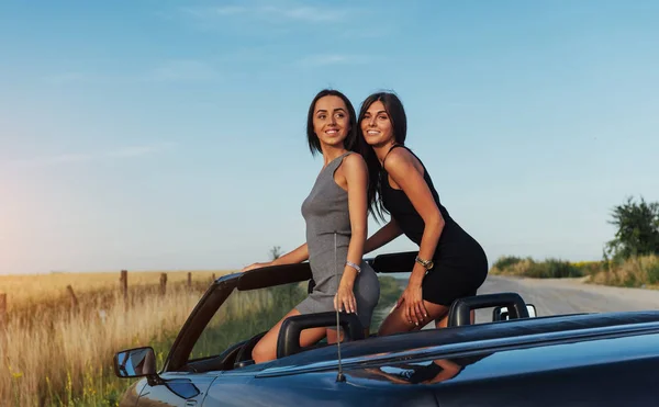 Beautiful Two Women Sitting Convertible Enjoying Trip Luxury Modern Car — Stock Photo, Image