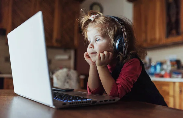 Happy Beautiful Child Headphones Listening Music — Stock Photo, Image