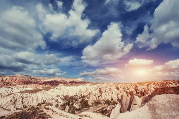 Fantástico Amanecer Sobre Valle Rojo Capadocia Anatolia Turquía Montañas Volcánicas — Foto de Stock