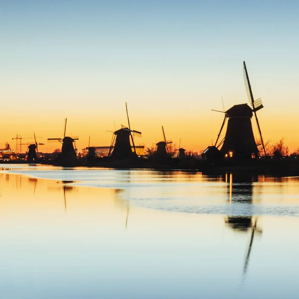 Fantastique Coucher Soleil Traditionnel Canal Des Moulins Hollandais Rotterdam Jetée — Photo