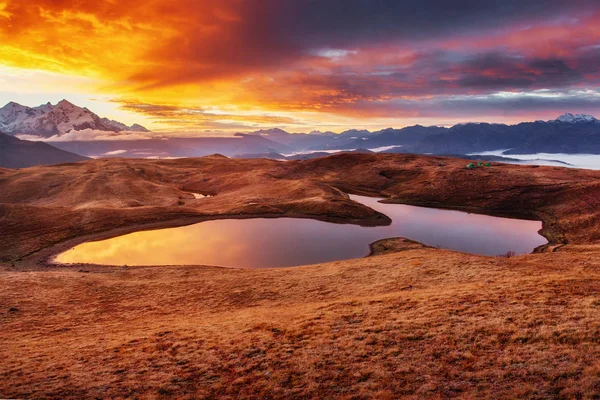 Puesta Sol Lago Koruldi Montaña Upper Svaneti Georgia Europa Montañas —  Fotos de Stock