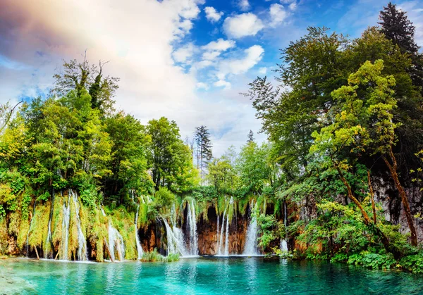 Hisnande Vattenfall Panorama Plitvice Lakes National Park Kroatien Europa Majestätiska — Stockfoto