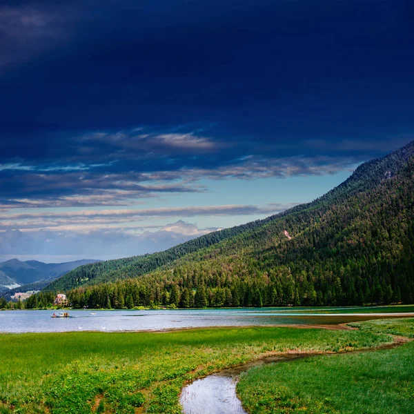 Lago Montaña Las Montañas Alpinas Italia —  Fotos de Stock