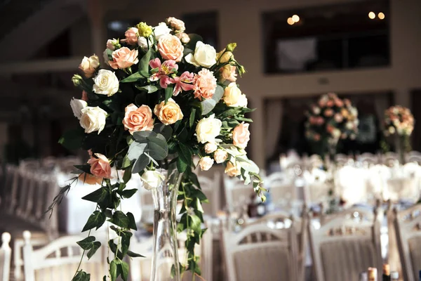 Luxus Geschmückte Tische Hochzeitssaal Hochzeitsaccessoires — Stockfoto