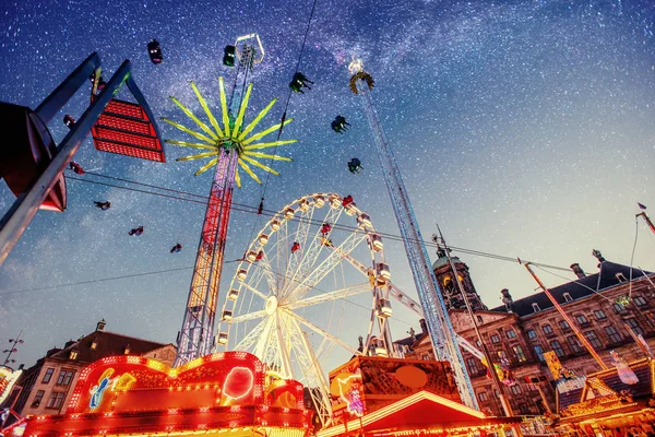 Fantástico Céu Estrelado Atrações Parque Diversões — Fotografia de Stock