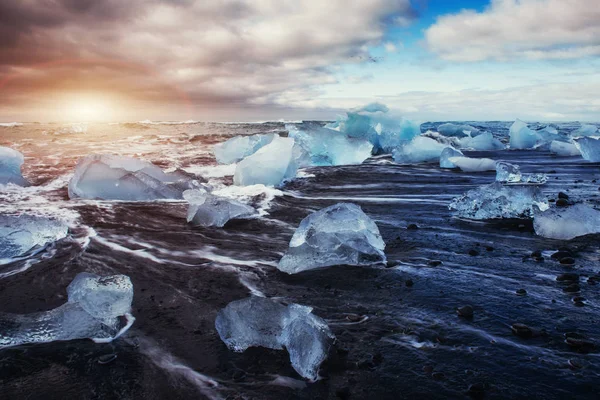 Jokulsarlon Gleccser Lagúna Fantasztikus Naplementében Fekete Beach Izland — Stock Fotó