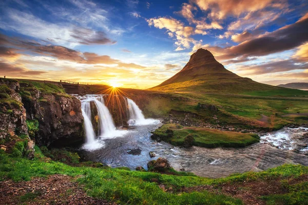 Festői Naplemente Tájak Vízesések Felett Kirkjufell Hegy Izland — Stock Fotó