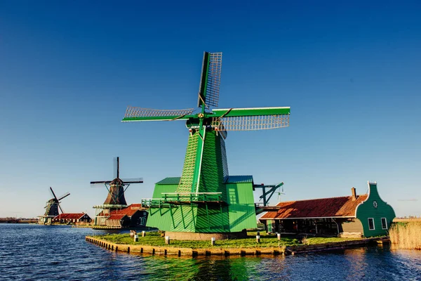 Mulini Vento Tradizionali Olandesi Dal Canale Rotterdam Paesi Bassi — Foto Stock
