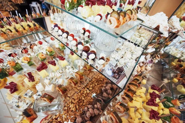 Dolce Tavolo Buffet Tavoli Decorati Lusso Nella Sala Delle Nozze — Foto Stock