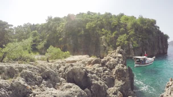 El pintoresco paisaje marino mediterráneo en Turquía — Vídeo de stock