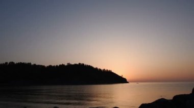Golden Beach olay. Golden sunset Beach. Yaz adada