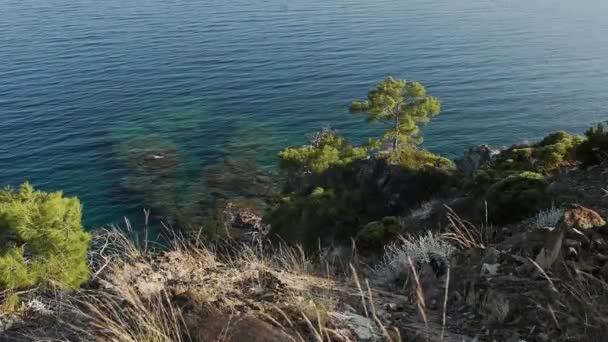 Malowniczy śródziemnomorski krajobraz morski w Turcji — Wideo stockowe