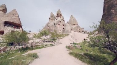 Kaya oluşumu, Ortahisar mağara evlerin görünümü. Cappadocia. Nevşehir il. Türkiye
